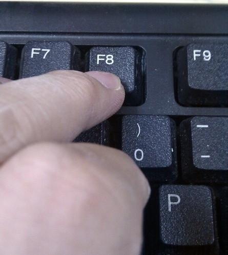 windows重装系统后再开机时突然黑屏 windows重装系统后再开机时突然黑屏